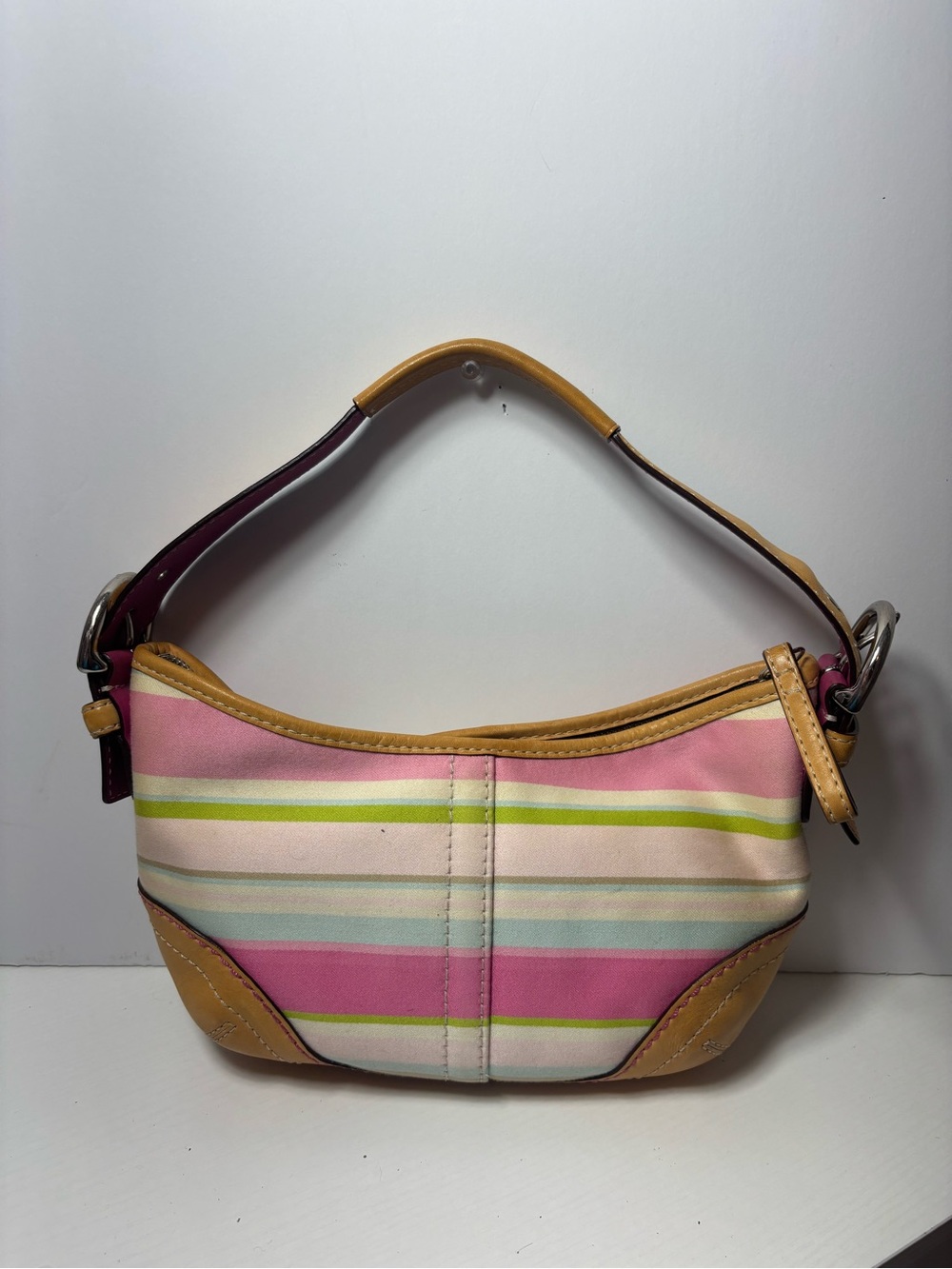COACH VINTAGE Y2K SHOULDER BAG.